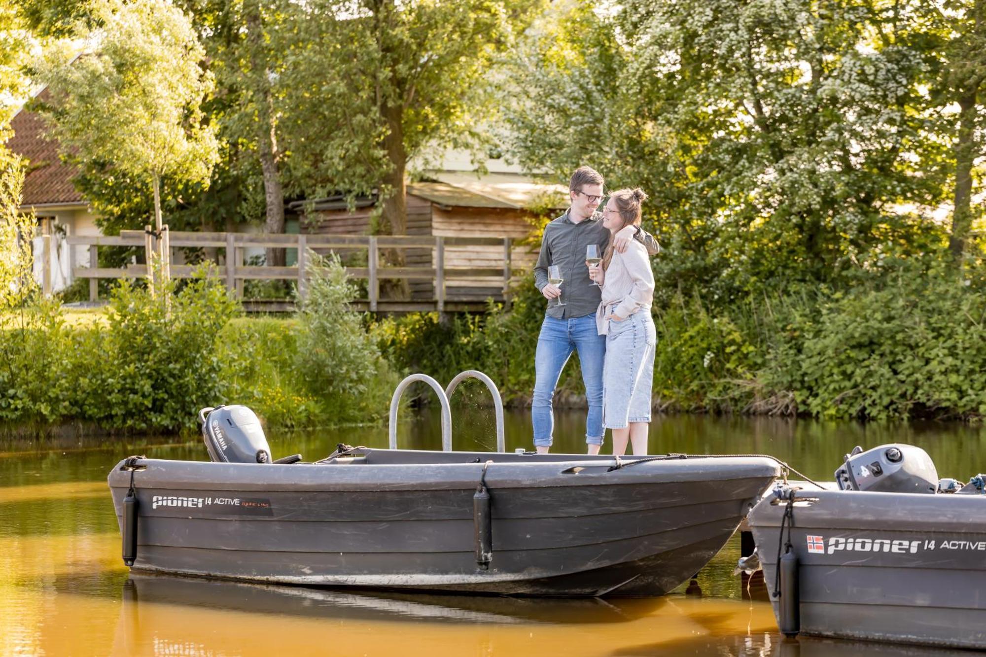 Tiny House - Optioneel Met Hottub Lägenhet Dokkum Exteriör bild